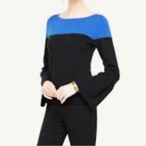 Ann Taylor Blue Black Colorblock Wool Blend Bell Sleeve Sweater Pullover Size M